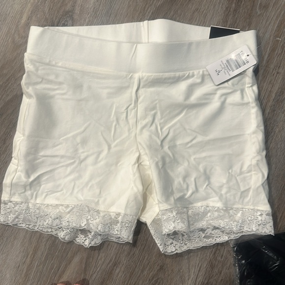 Torrid bundle - Picture 3 of 5